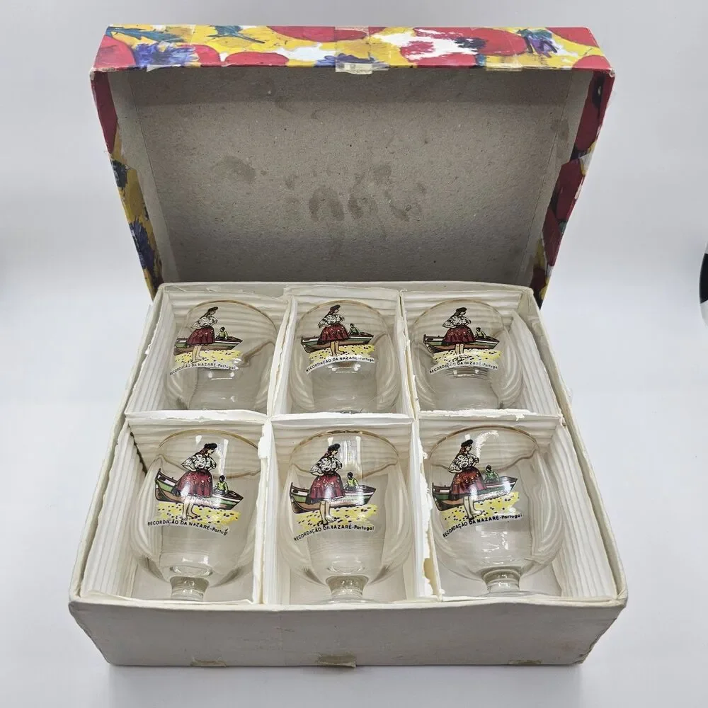 1960 Vintage Crisal Portugal Recordação da Nazaré gold-lined shot glass.
